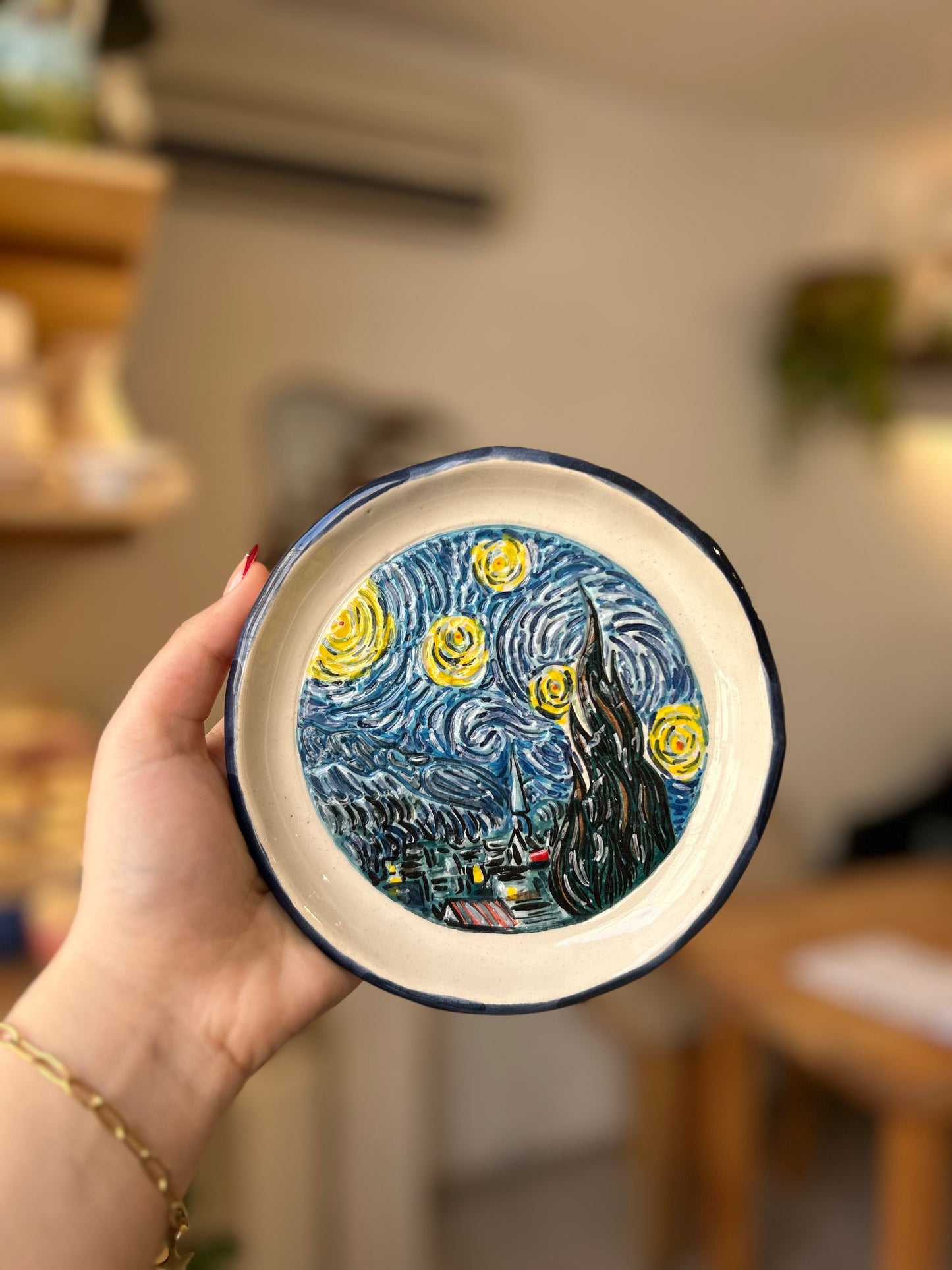handmade van qoq plate 💙