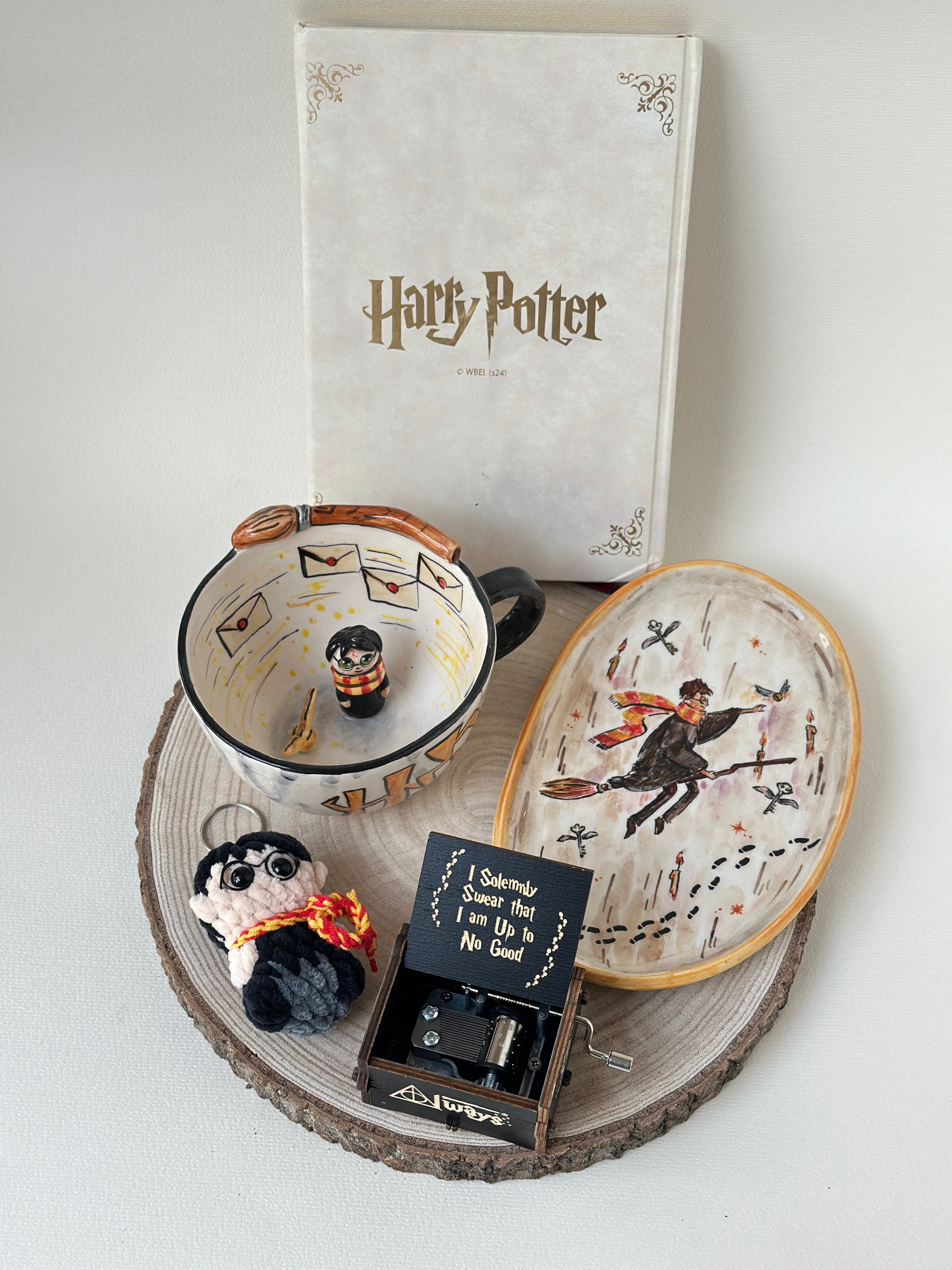Harry Potter special gift box ( handmade mug, plate, keychain, notebook, music box)