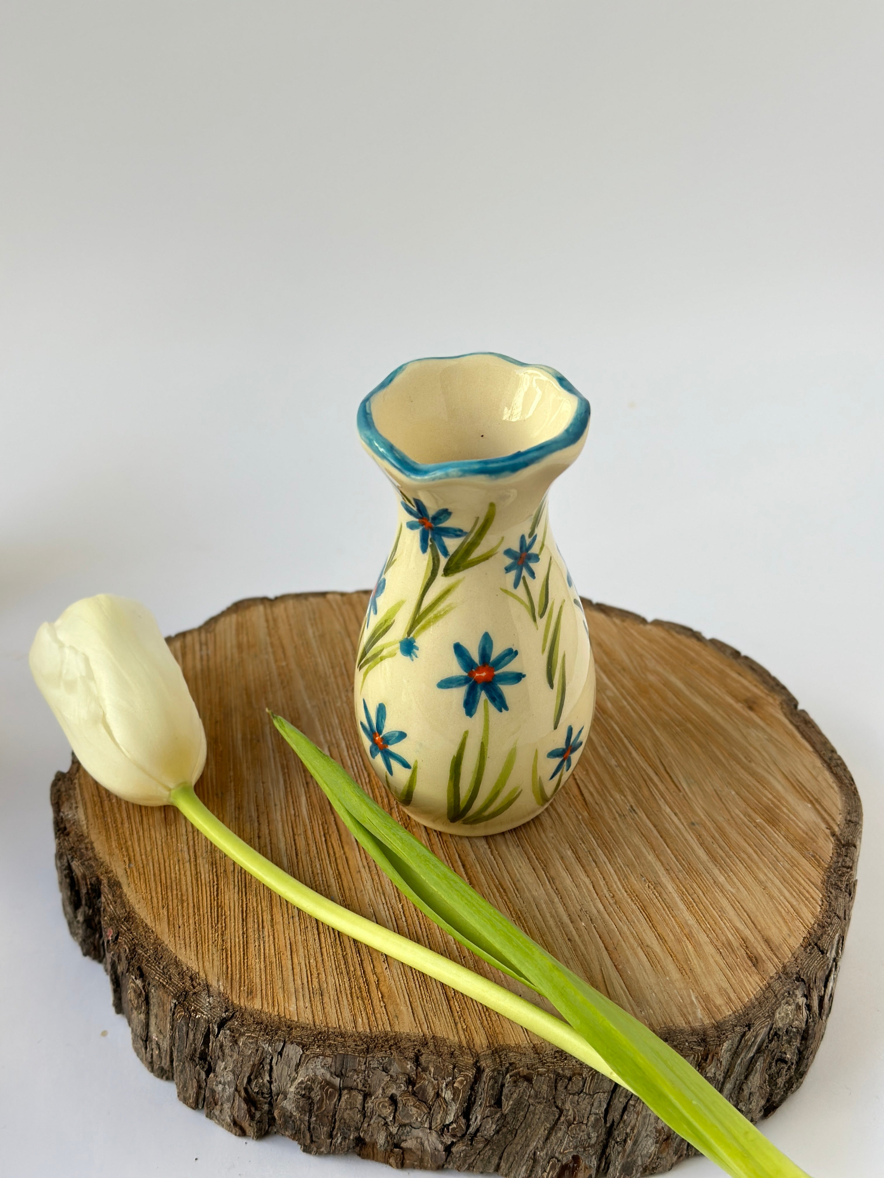 Handmade mini vase 11sm